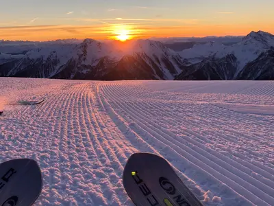 Early Bird Skifahren bei Sonnenaufgang auf der Schwemmalm © Schwemmalm / Margot Breitenberger