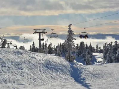 Sessellift im Skigebiet Sjusjoen Skicenter © Sjusjoen Skicenter