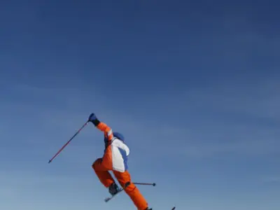 Skifahrer im Snowpark vom Skigebiet Lifjell Skisenter © Lifjell Skisenter