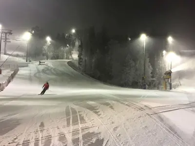 Nachtskifahren im Skigebiet Tryvann Vinterpark © Oslo Vinterpark