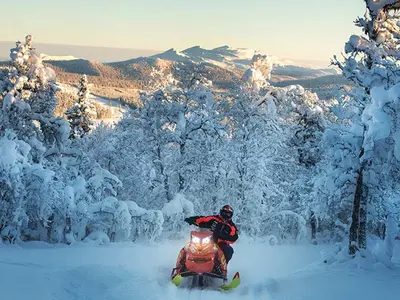 Schneemobil-Tour © Rickard Bergstedt / Funäsfjällen