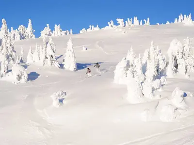 Tief verschneite Winterwelt im Skigebiet Big White © Big White Ski Resort