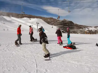 Gemeinsames Skilaufen in Buttermilk © Aspen Skiing company