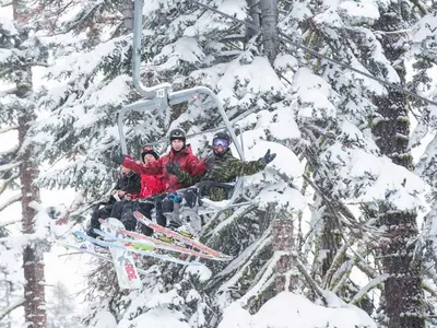 Aufstieg mit dem Sessellift © Sierra at Tahoe