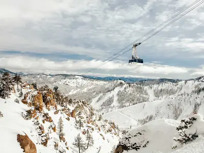 Blick über das Skigebiet Squaw Valley Alpine Meadows © Squaw Valley Resort
