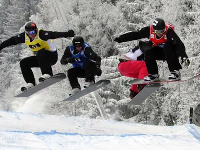 Snowboarder in Donner Ski Ranch © Donner Ski Ranch
