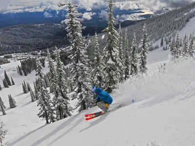 Traumhafte Tiefschnee - Abfahrt © Schweitzer Mountain Resort
