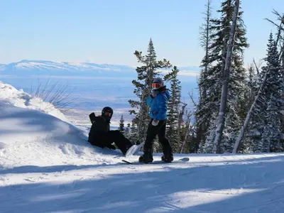 Snowboarder im Skigebiet Red Lodge © Red Lodge Mountain