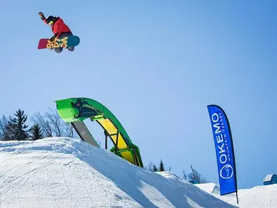 Snowboarding in Okemo © Okemo Mountain Resort