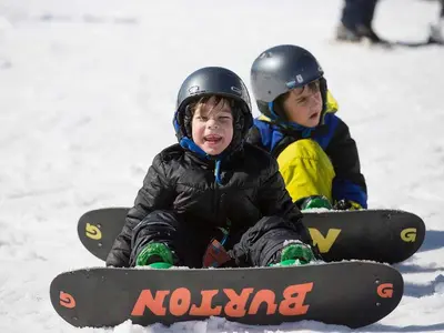 Kinder lernen Snowboarden © Wisp Resort