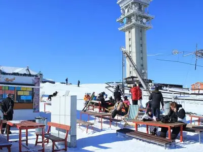 Einkehrschwung in der Schirmbar am Keilberg © Skiareal Klinovec
