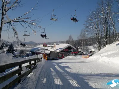 Sessellift im Skiareal Horni Domky © Ski Resort Rokytnice nad Jizerou