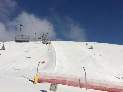 Piste und Sessellift im Skigebiet Donovaly © PARK SNOW Donovaly