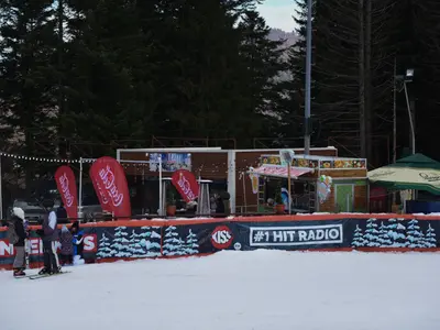 Blick auf die Foodzone im Skigebiet Busteni © Partia Kalinderu Busteni