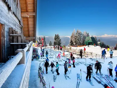 Hütte im Skigebiet Cerkno © Ski Cerkno