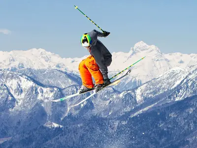 Skifahrer im Skigebiet Cerkno © Ski Cerkno