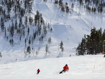 Abfahrt im Skigebiet Saariselkä © Ski Saariselkä