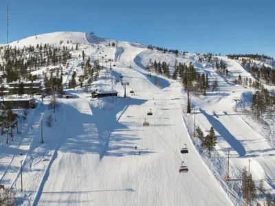 Blick auf die Pisten im Skigebiet Pyhä © Pyhä Ski Resort