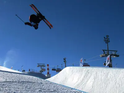 Skifahrer im Skigebiet Ruka-Kuusamo © Ruka Ski Resort