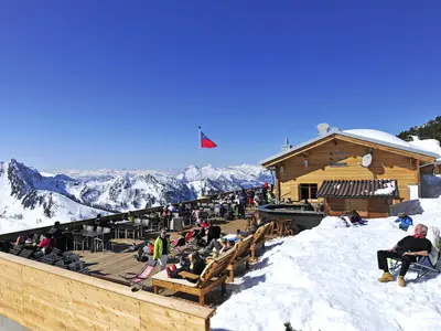 Blick auf das Bergrestaurant Sareis in Malbun © Liechtenstein Marketing