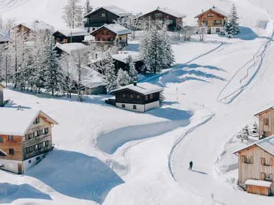 Skipiste mitten durch das Dorf © Liechtenstein Marketing / Christoph Schoech Photography