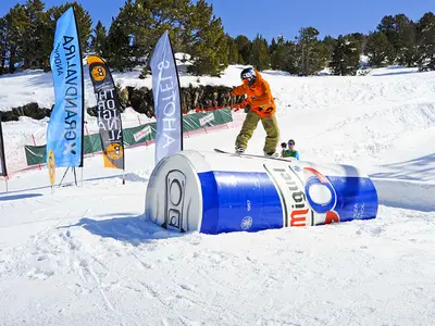 Abwechlsungsreiche Obstacles im Snowpark © Grandvalira