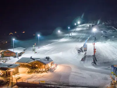 Blick auf die beleuchtete Piste © Skiarea Westernberg / Daniel Zangerl