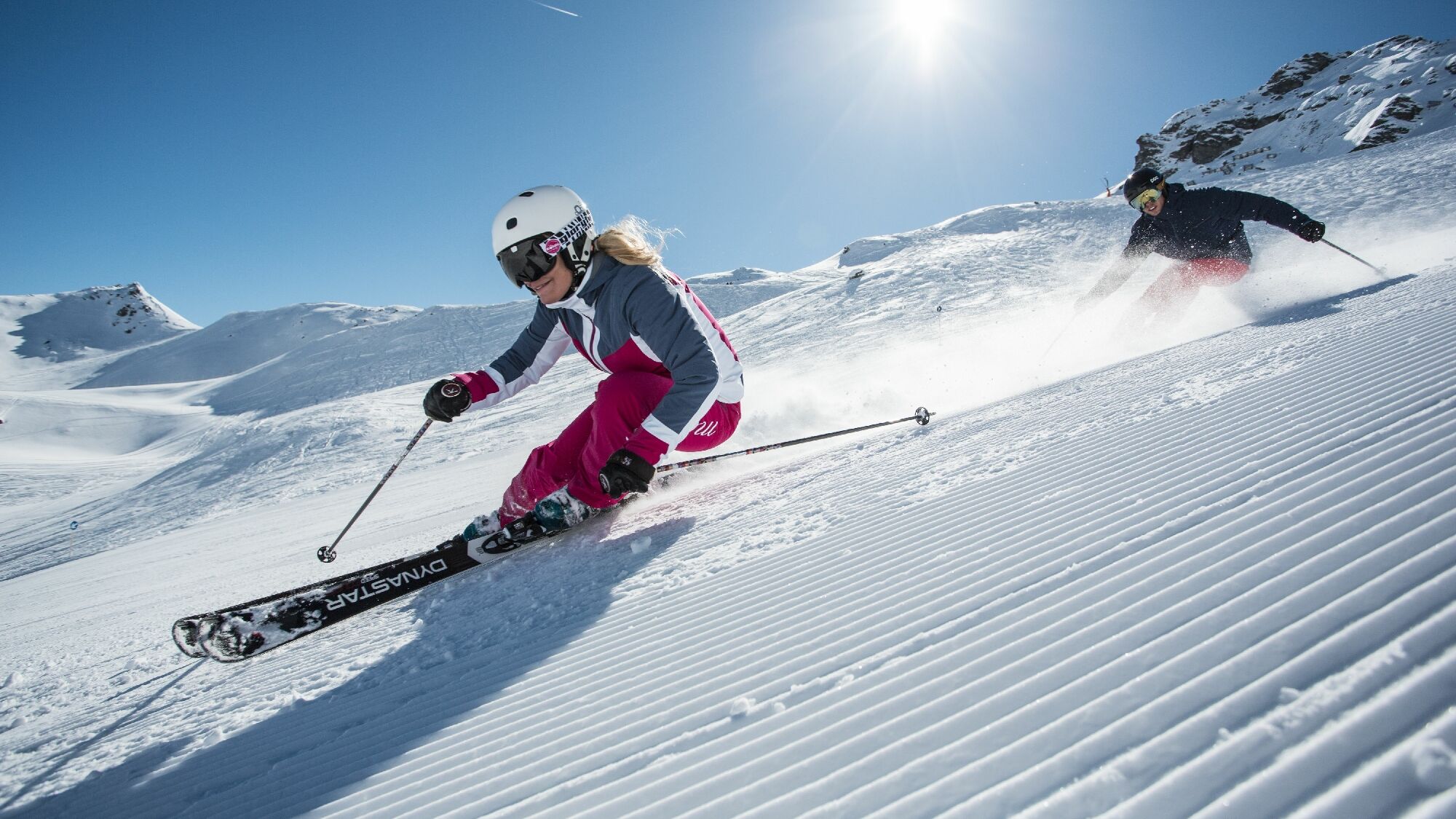 Im Tiroler Skigebiet Hochfügen carven Wintersportler über 41 Kilometer bestens präparierte Abfahrten