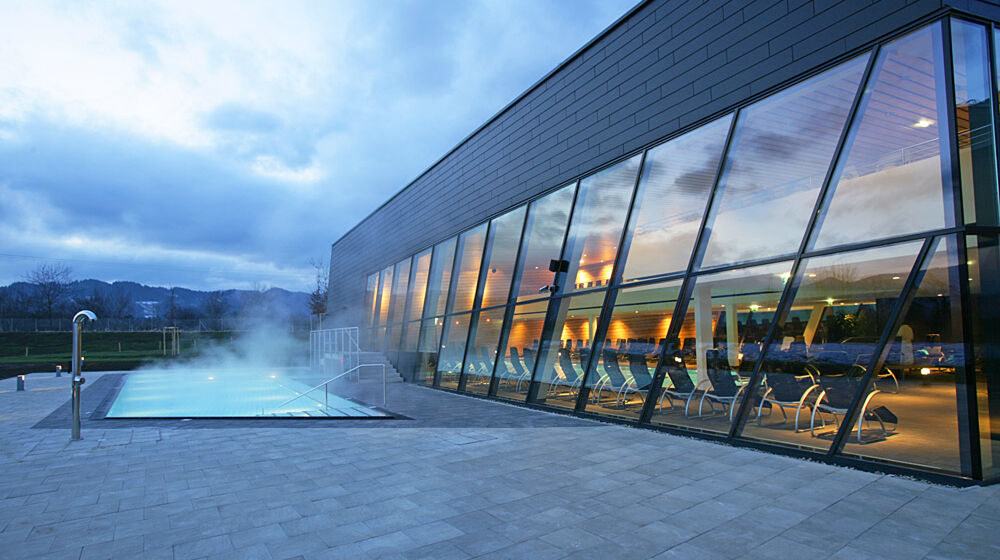 Außenbecken der Aqualux Therme