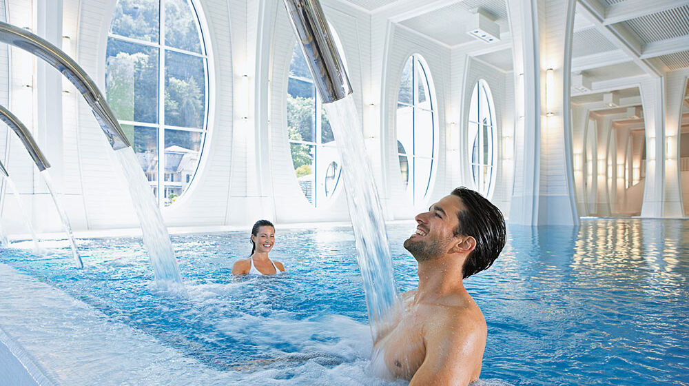 Wasserfall am Innenbecken