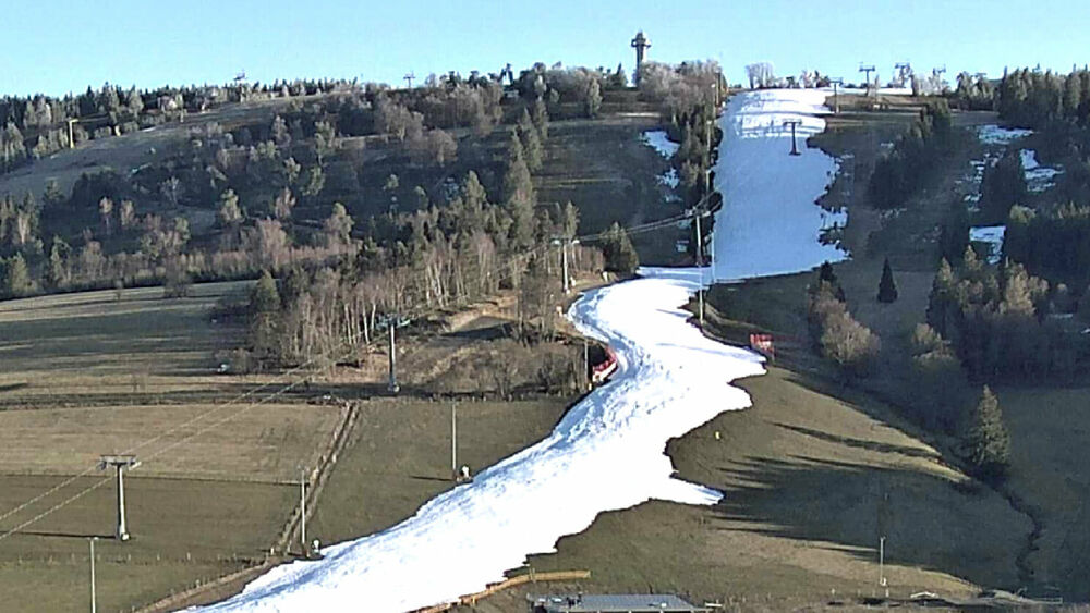 Trotz geringer Schneemenge wird in Willingen ab dem 8. März das Skifahren möglich sein