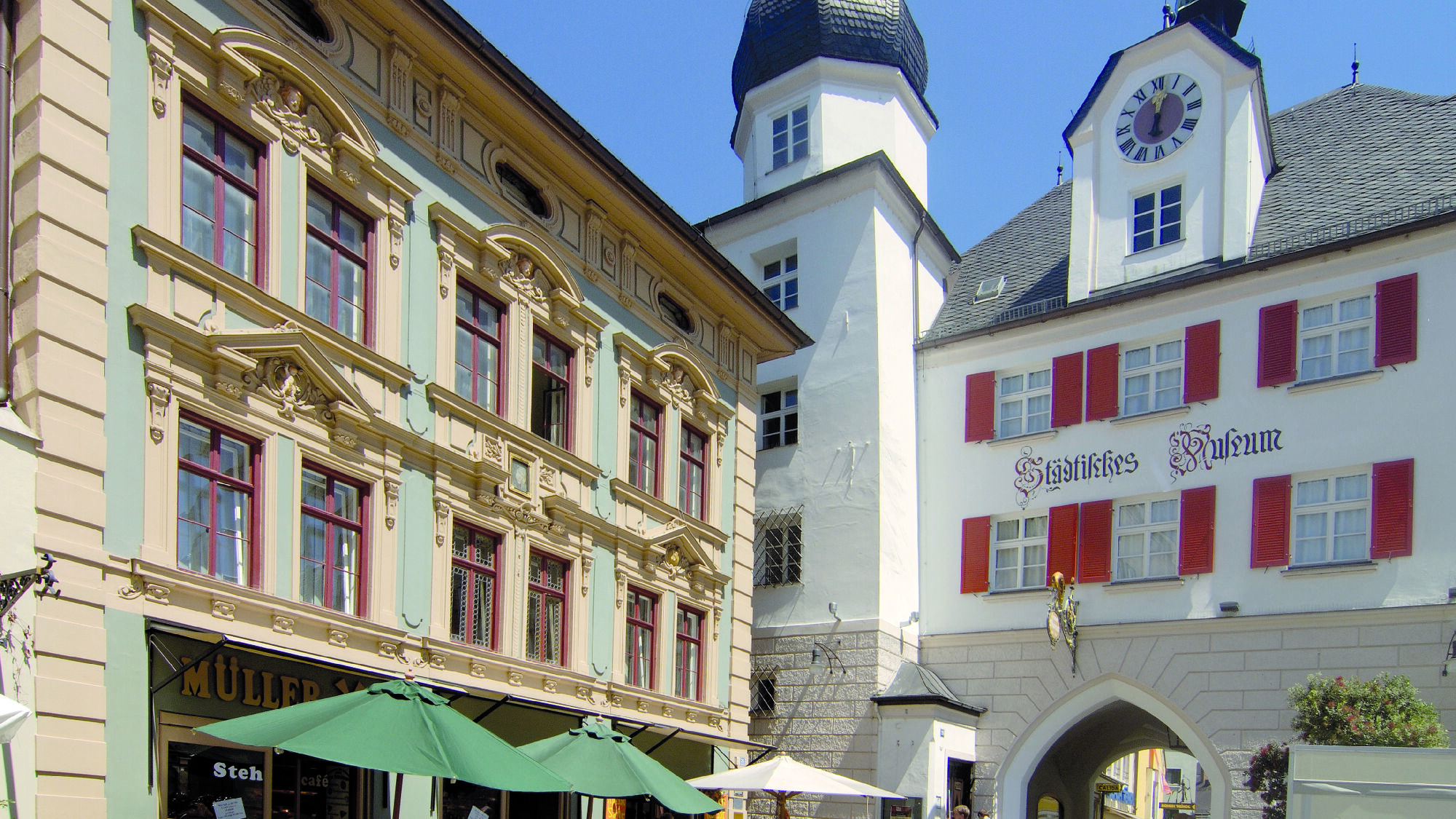 Blick auf das Mittertor in Rosenheim