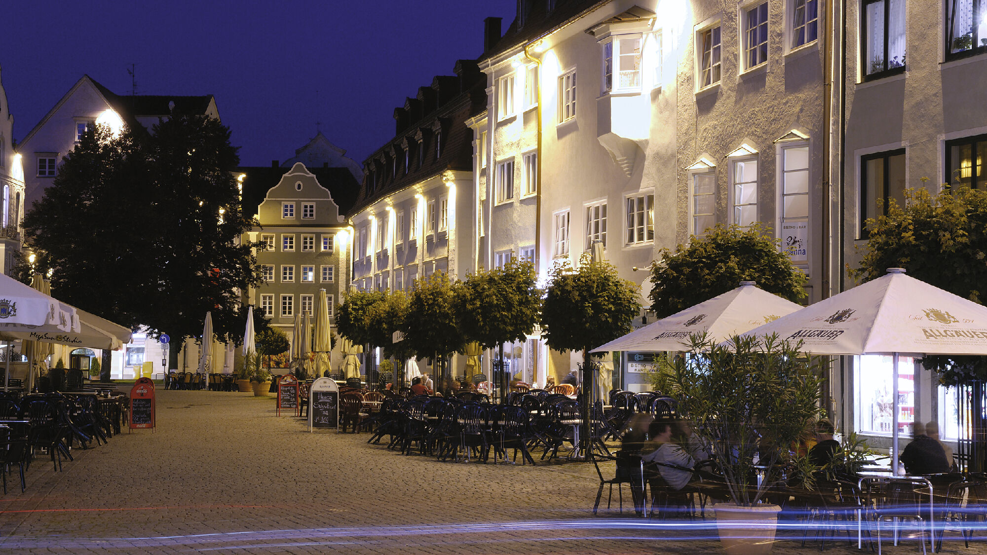 Blick auf das Rathaus und den Rathausplatz Kempten