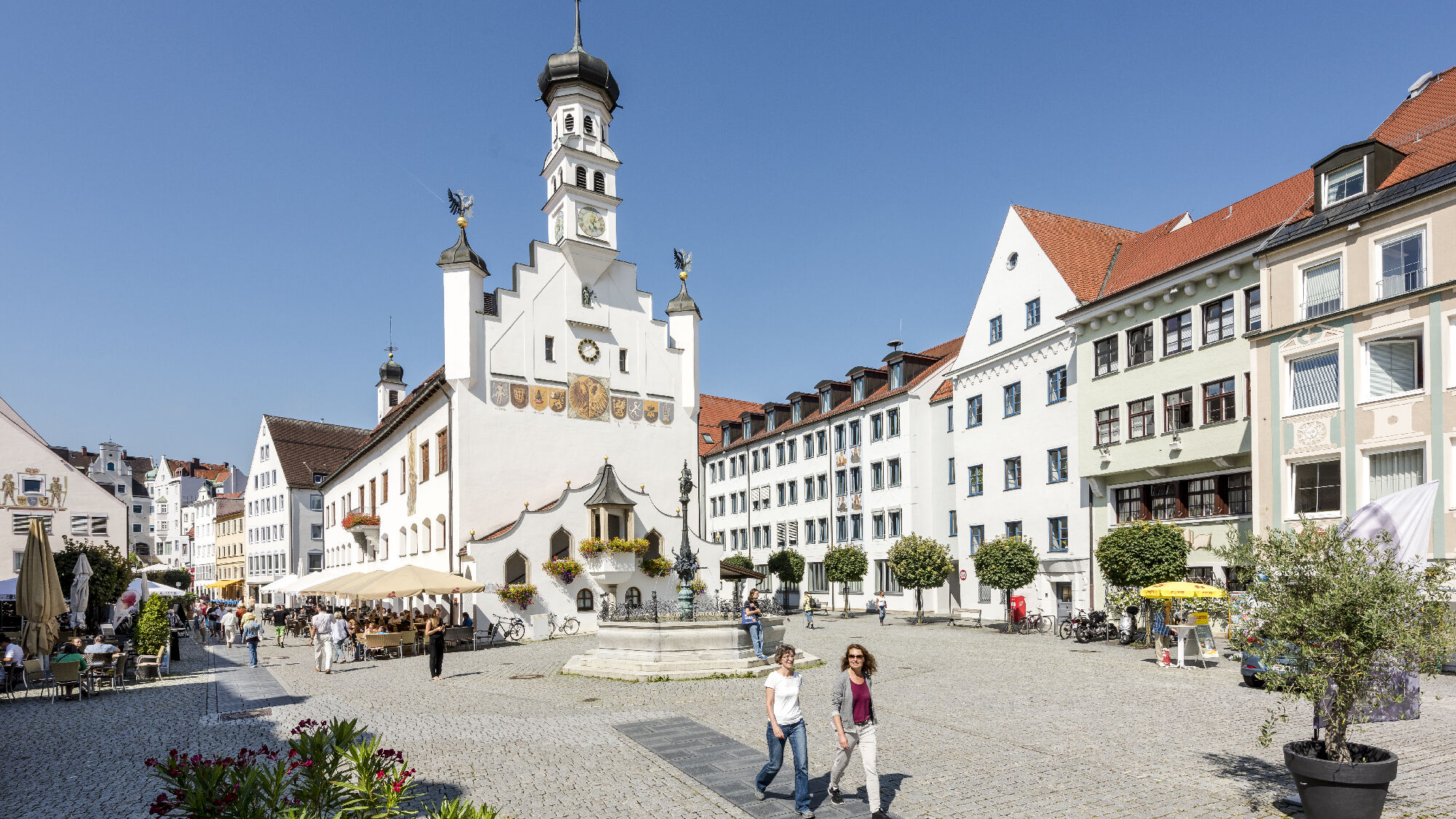 Blick auf das Rathaus und den Rathausplatz Kempten