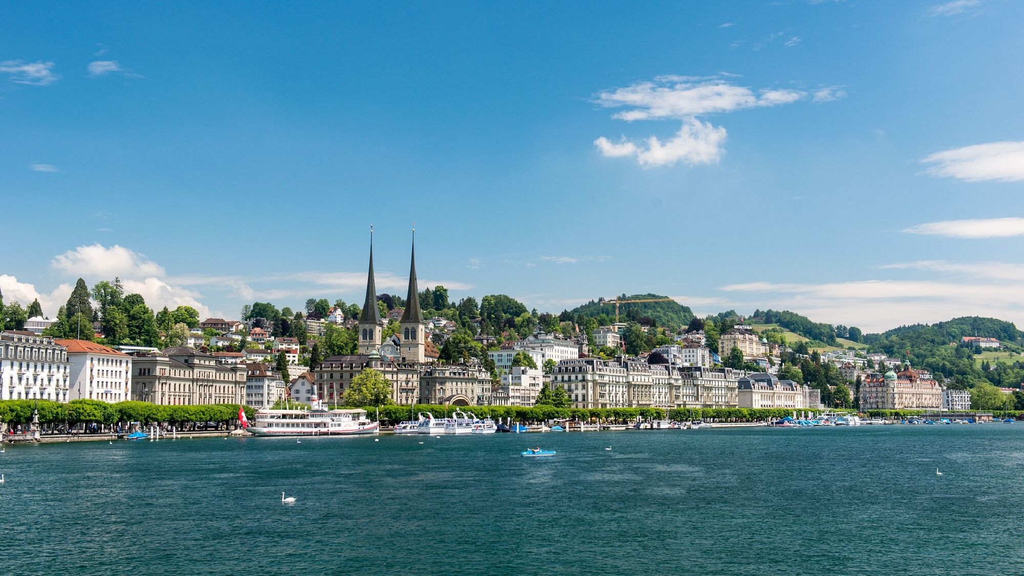 Panoramablick auf Luzern und den Vierwaldstättersee