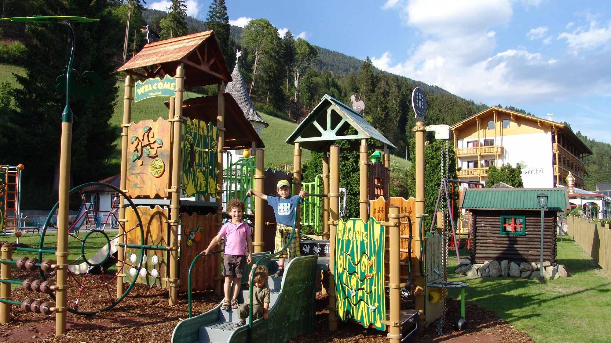 Kinderspielplatz am Hotel Glocknerhof in Berg im Drautal