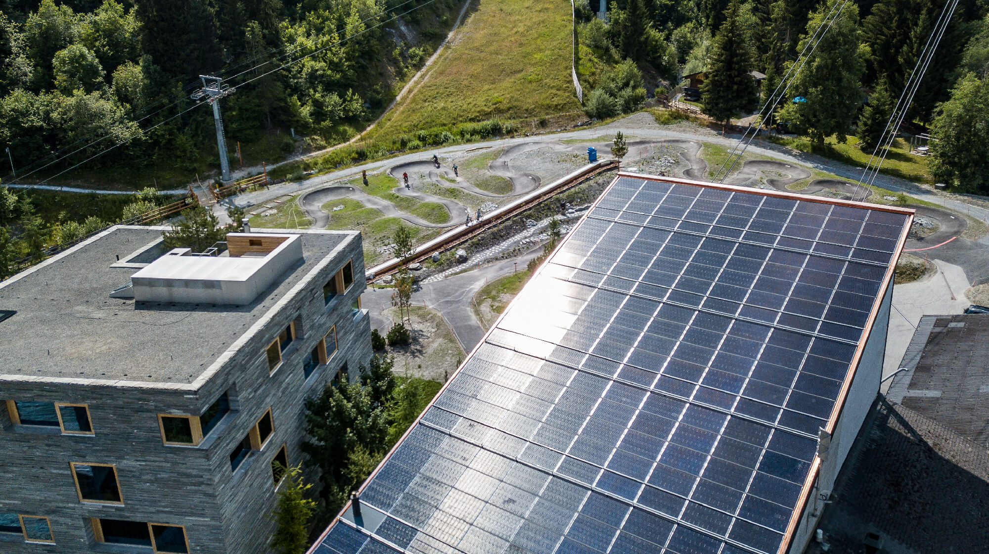 Talstation Grap Sogn mit Solarpanels