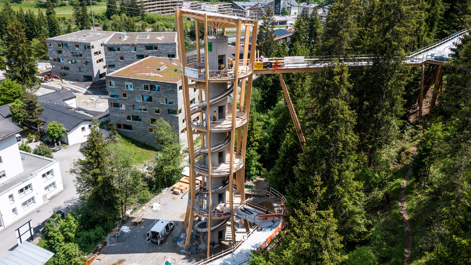 Einer der Einstiegstürme des neuen Baumwipfelpfads
