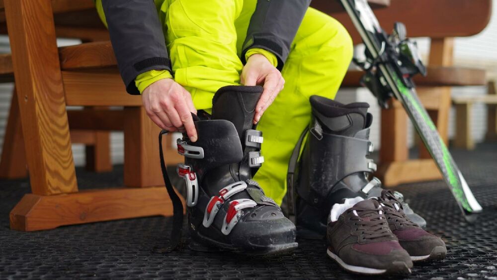 Warum nicht einfach kostengünstiger Ausrüstung leihen, wenn sowieso nur selten Ski gefahren wird? 