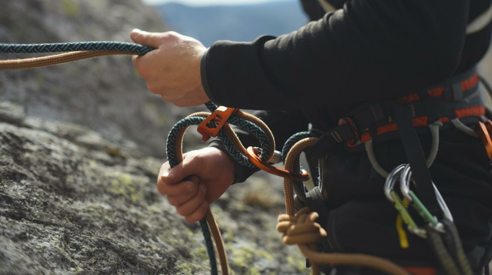 Der ausgiebige Materialcheck ist essentiell für die Sicherheit