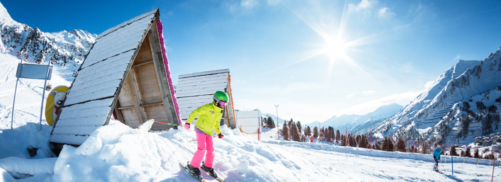 Kind beim Skifahren in Obertauern