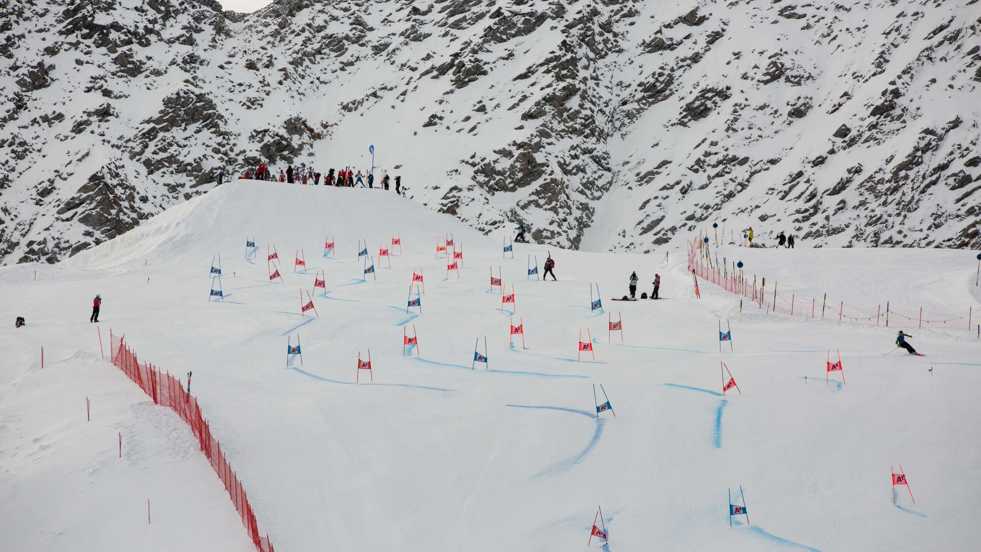 Rennkurse auf der Weltcup-Piste in Sölden