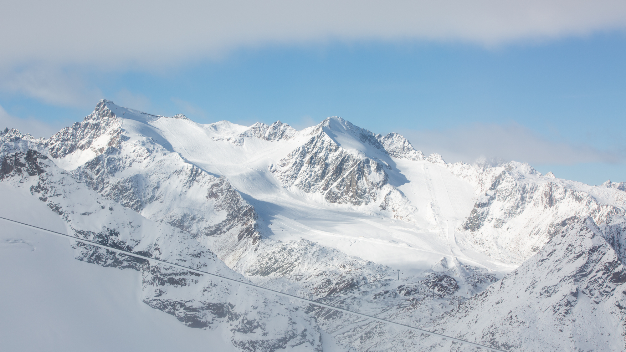 Blick aus Sölden auf das Skigebiet Pitztaler Gletscher