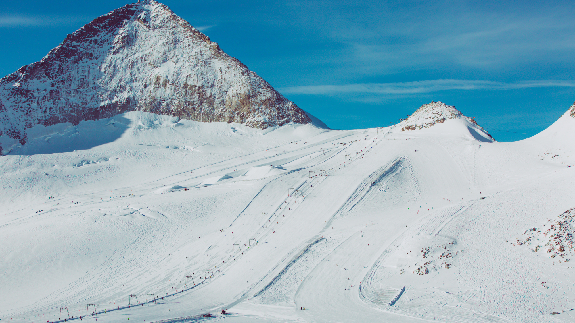 Blick auf die Olperer-Lifte und den Betterpark