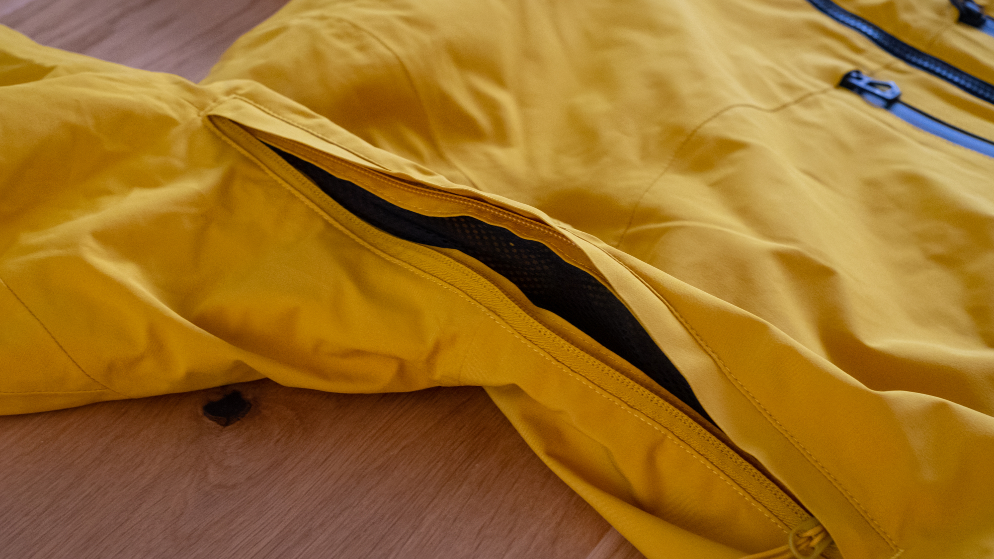 Unterarmbelüftung Helly Hansen Garibaldi Infinity Jacket 