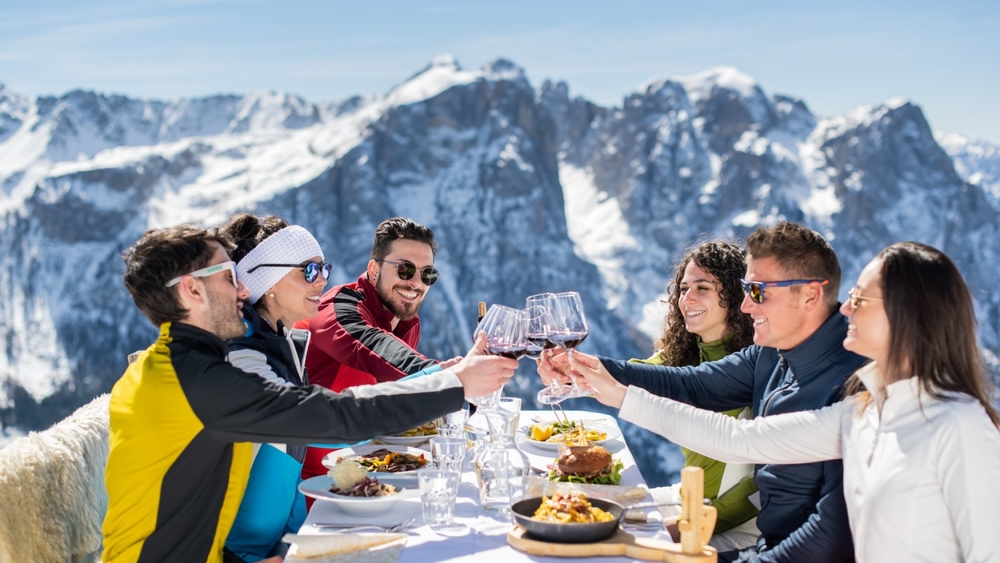Italienisches Dolce Vita im Skigebiet Dolomiti Superski