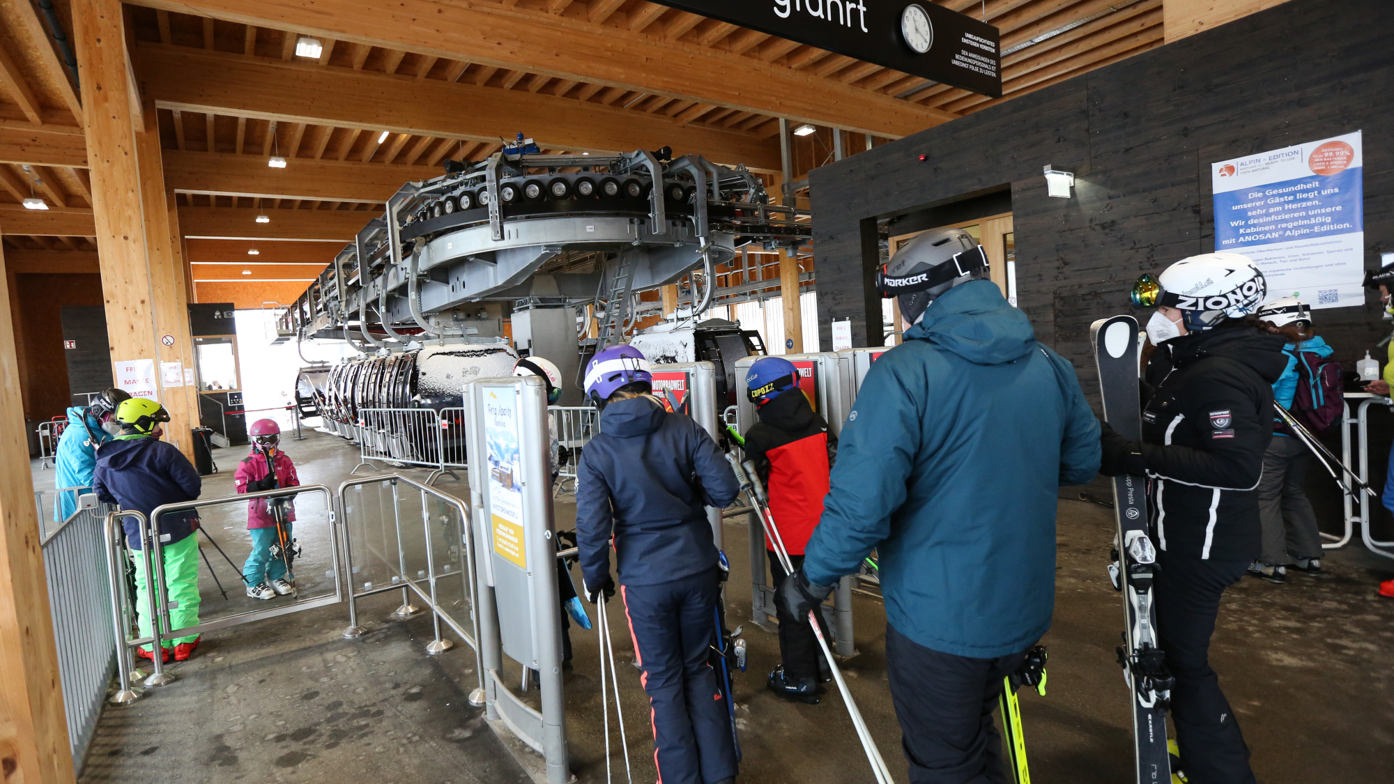 Talstation Mellaubahn