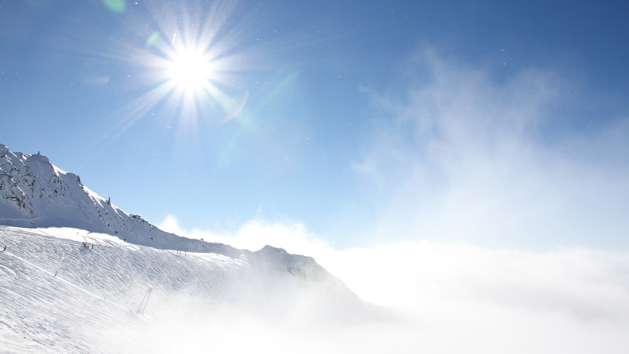 Bei Sonnenschein macht das Skifahren am meisten Spaß