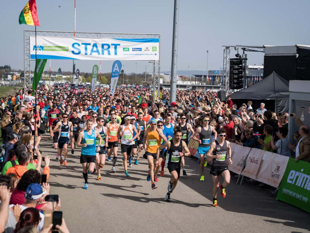 Am Start des Freiburg Marathons