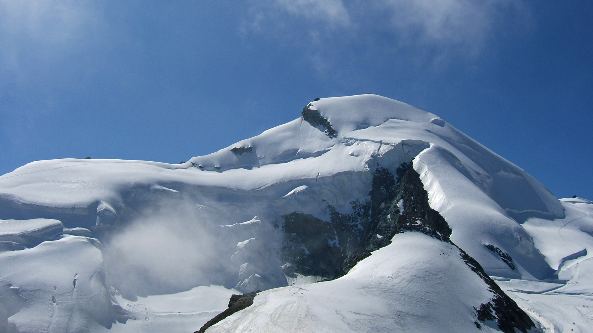 Allalinhorn von Nordosten, aufgenommen von Mittelallalin